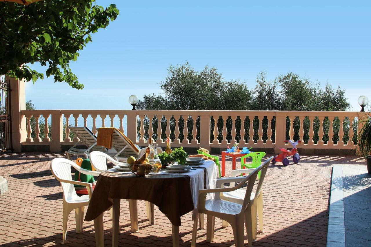 Appartamenti Villa Chiara Imperia Exteriör bild